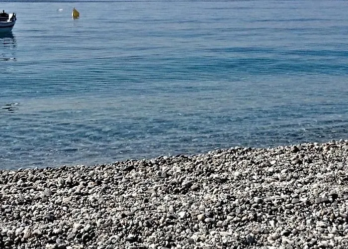 A 200 Mt Dal Mare * Melito Di Porto Salvo